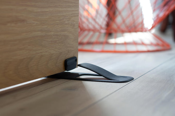 DoorMate Fußbetätigter Türstopper mit Federmechanismus und rutschfestem Gummifuß