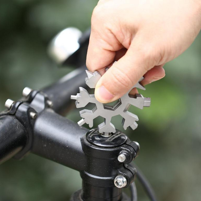 1+1 GRATIS | SnowMate 18 in 1 Edelstahl Multitool im Schneeflocken Design