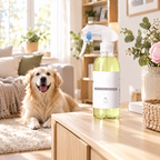 FreshPaw Spray im Wohnzimmer mit Hund